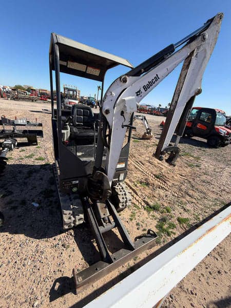 Image of Bobcat 324 equipment image 2