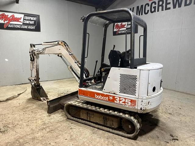 Image of Bobcat 325 equipment image 2