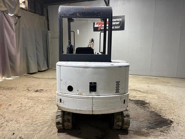 Image of Bobcat 325 equipment image 3