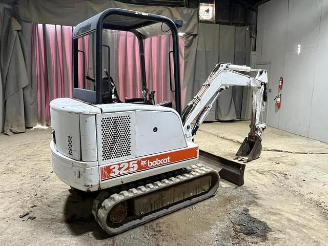 Image of Bobcat 325 equipment image 4
