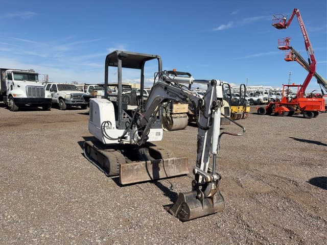 Image of Bobcat 325 equipment image 2