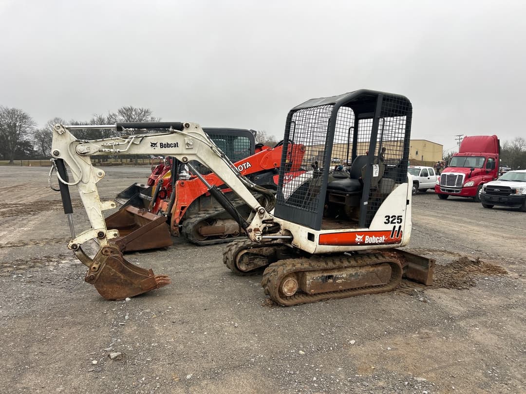 Image of Bobcat 325 Primary image