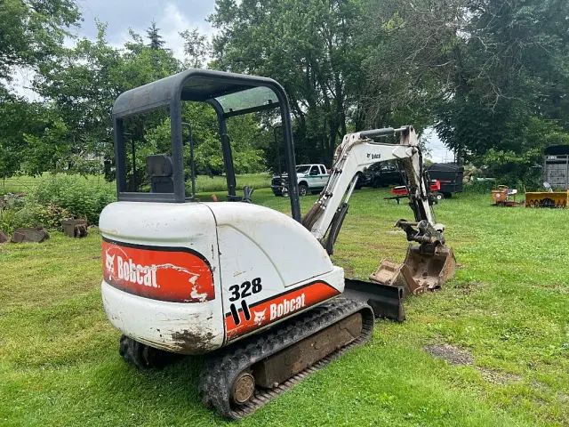 Image of Bobcat 328 equipment image 4