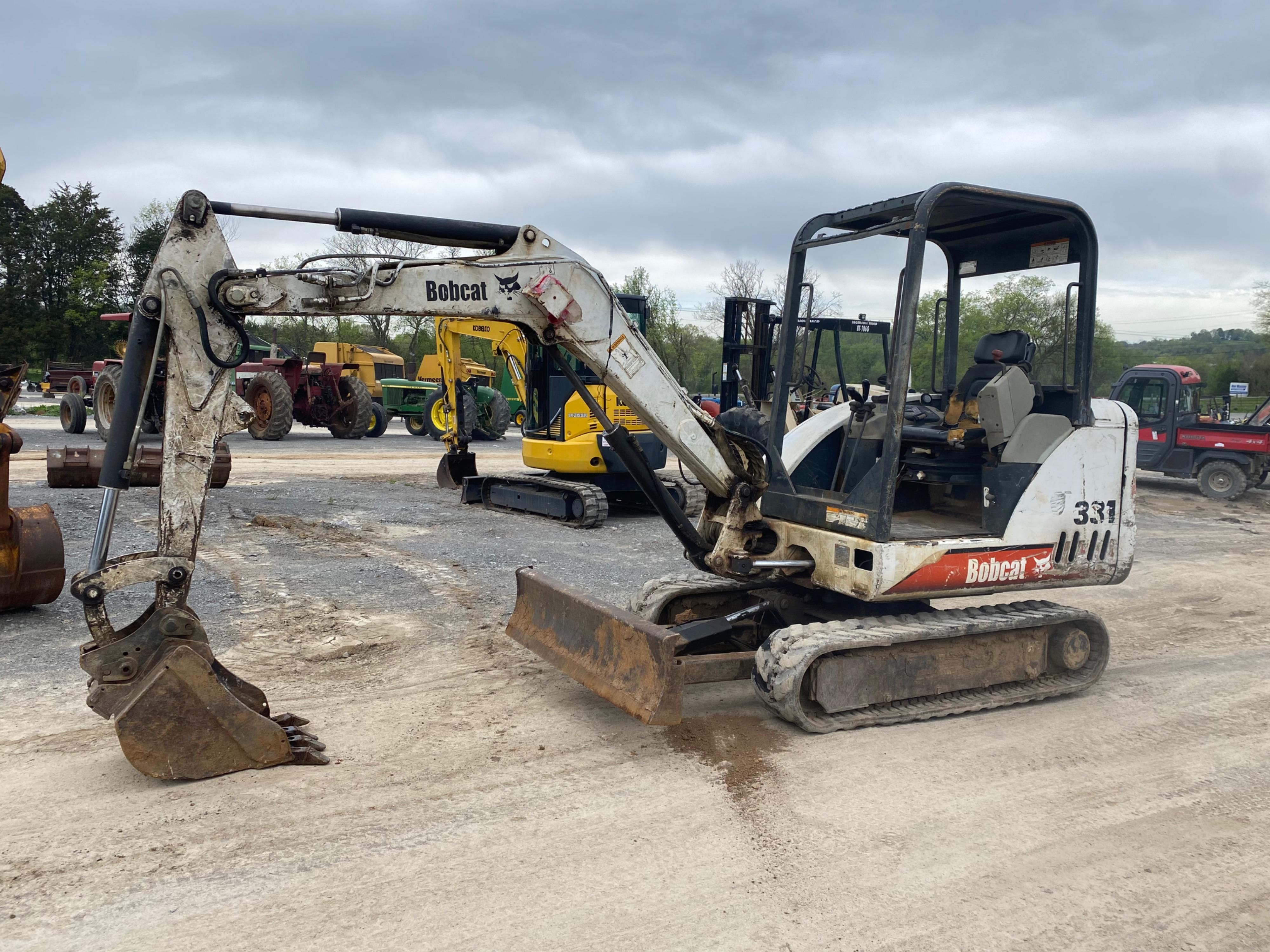 Main image Bobcat 331