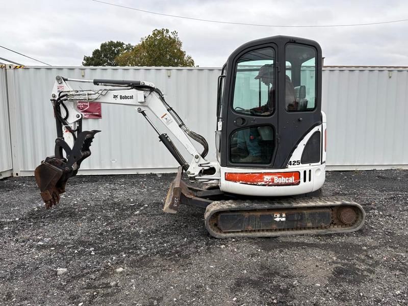 2009 Bobcat 425 Equipment Image0