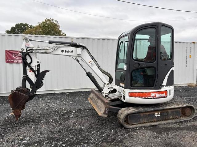 Image of Bobcat 425 equipment image 2