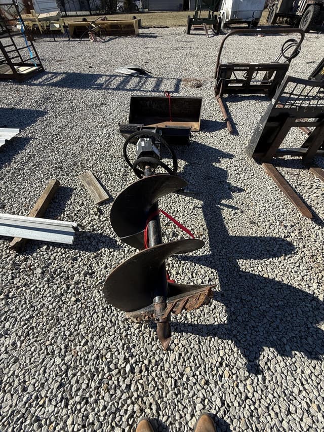 Image of Bobcat 463 equipment image 1