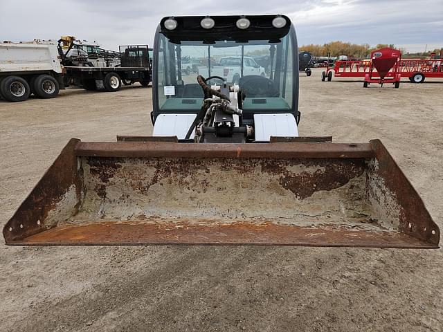 Image of Bobcat Toolcat 5600 equipment image 2