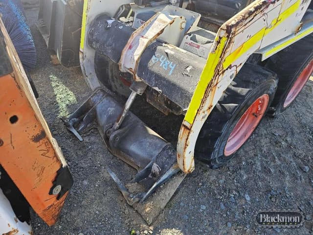 Image of Bobcat 553 equipment image 2