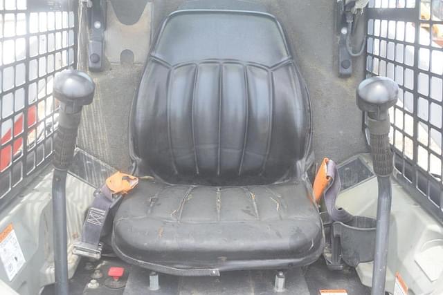 Image of Bobcat S550 equipment image 4