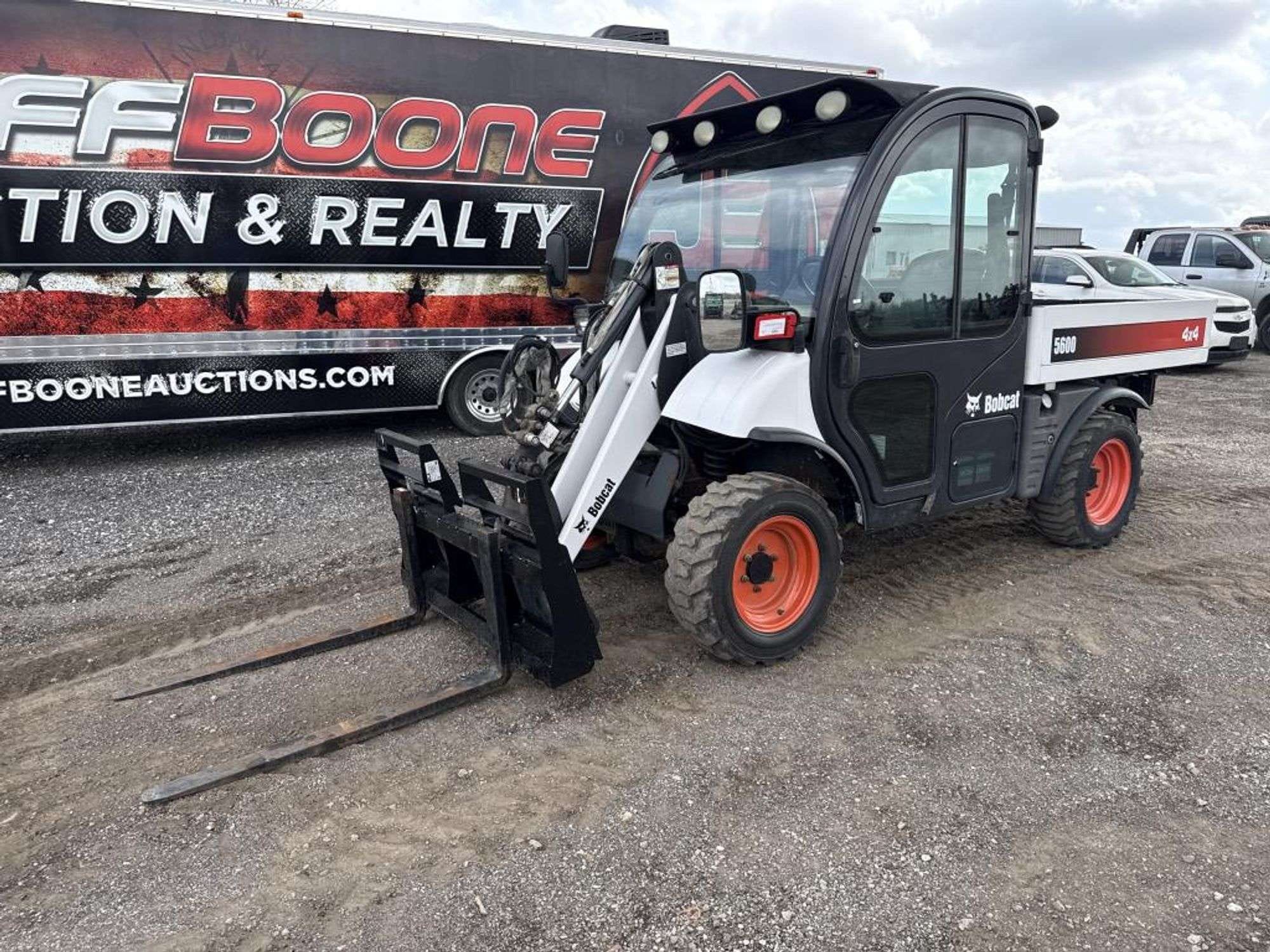 Bobcat Toolcat 5600 Equipment Image0