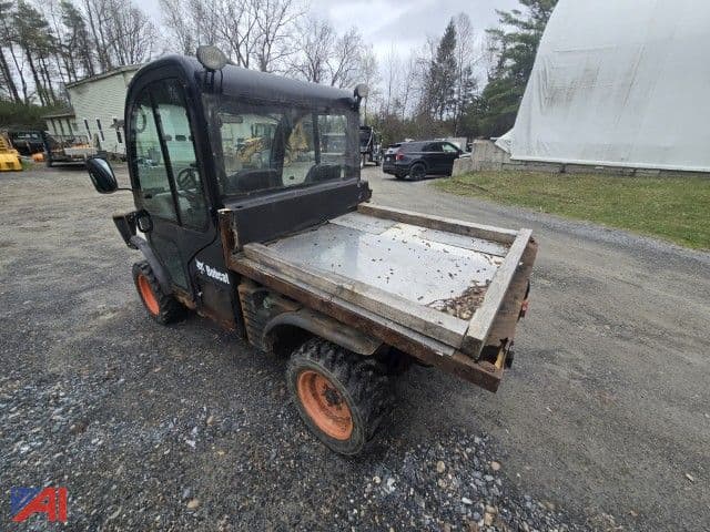 Image of Bobcat Toolcat 5600 equipment image 2