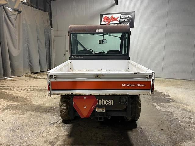 Image of Bobcat Toolcat 5600 equipment image 3