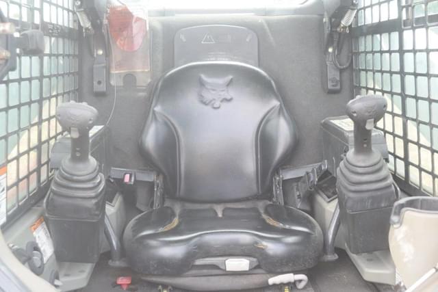 Image of Bobcat S570 equipment image 4