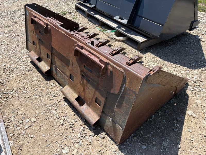 Image of Bobcat 68" Heavy Duty Bucket Image 1