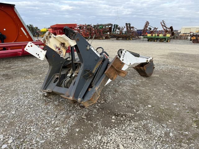 Image of Bobcat 709 equipment image 2