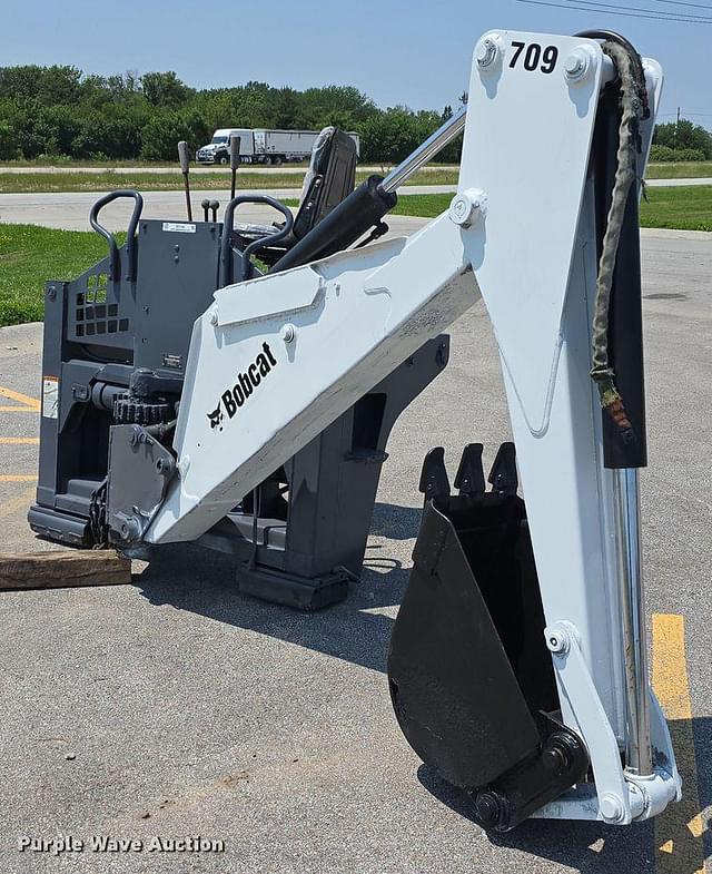 Image of Bobcat 709 equipment image 1