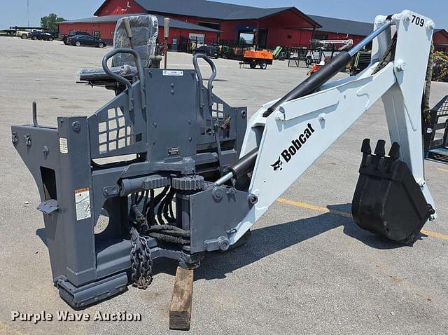 Image of Bobcat 709 equipment image 3