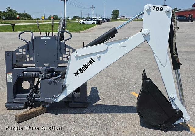 Image of Bobcat 709 equipment image 2
