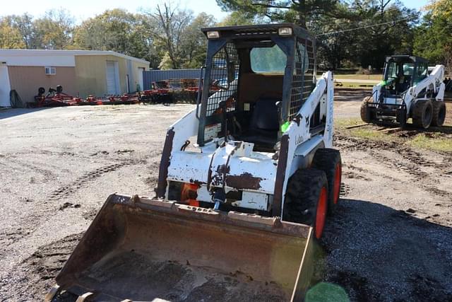 Image of Bobcat 735 equipment image 1