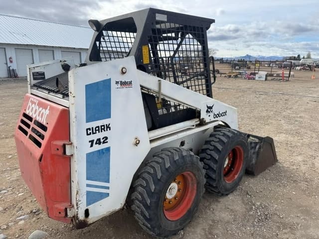 Image of Bobcat 742 equipment image 3