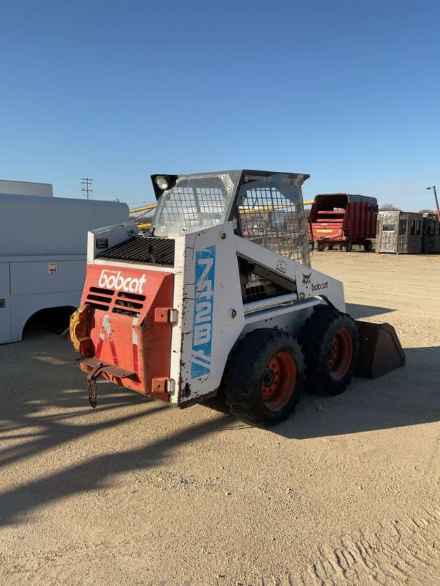 Image of Bobcat 742B equipment image 4