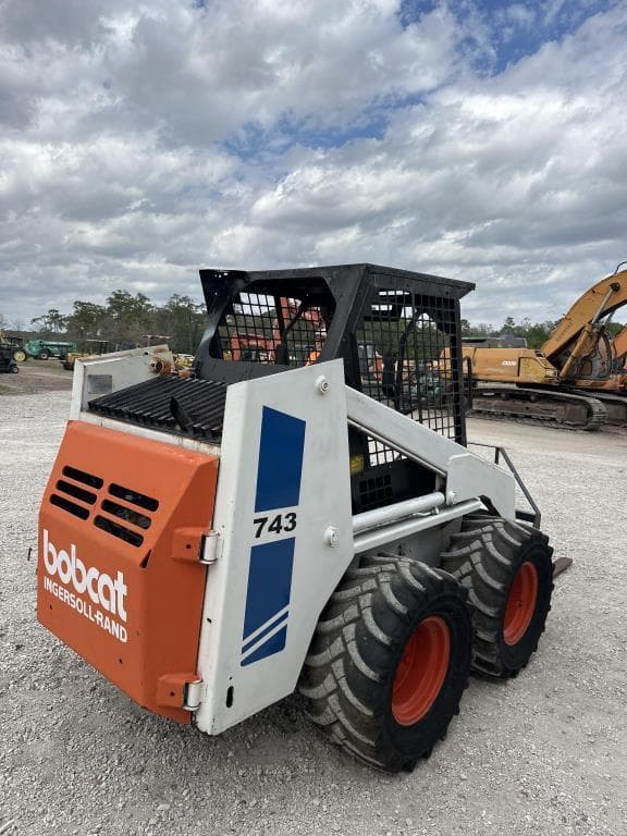 Image of Bobcat 743 equipment image 3