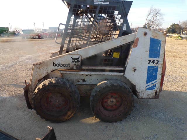 Image of Bobcat 743 equipment image 3