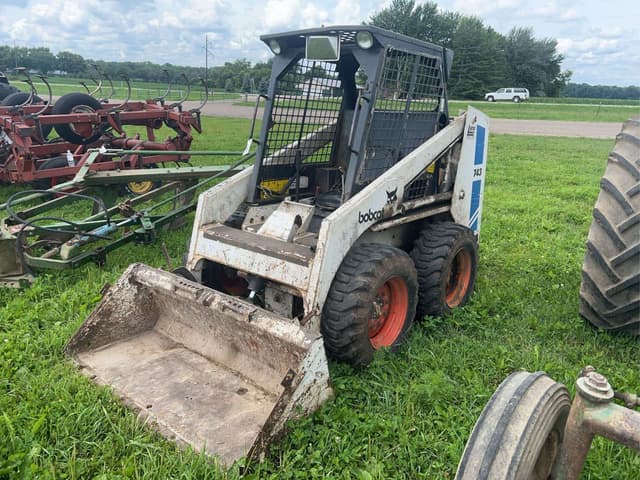 Image of Bobcat 743 equipment image 2