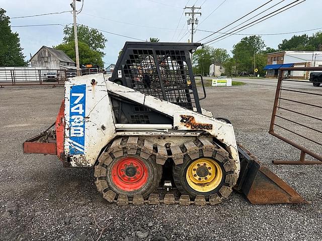 Image of Bobcat 743B equipment image 2