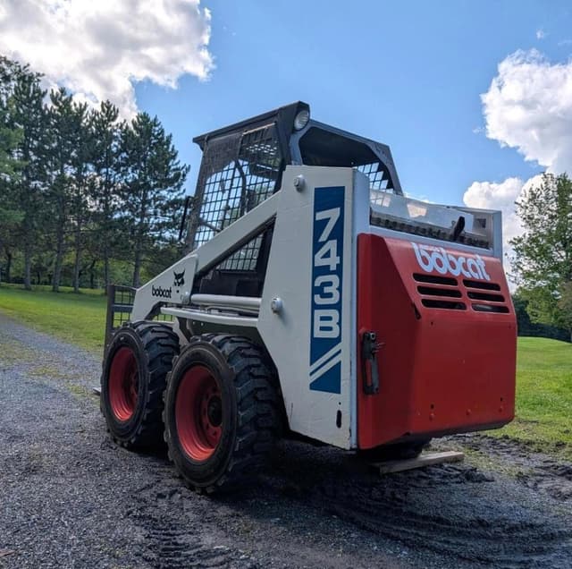 Image of Bobcat 743B equipment image 4
