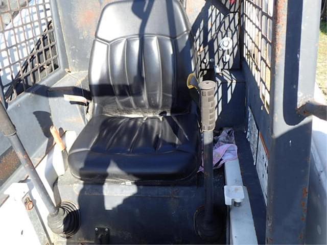 Image of Bobcat 743B equipment image 4