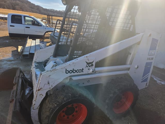 Image of Bobcat 743B equipment image 2