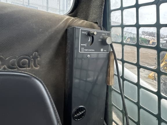 Image of Bobcat 763 equipment image 3