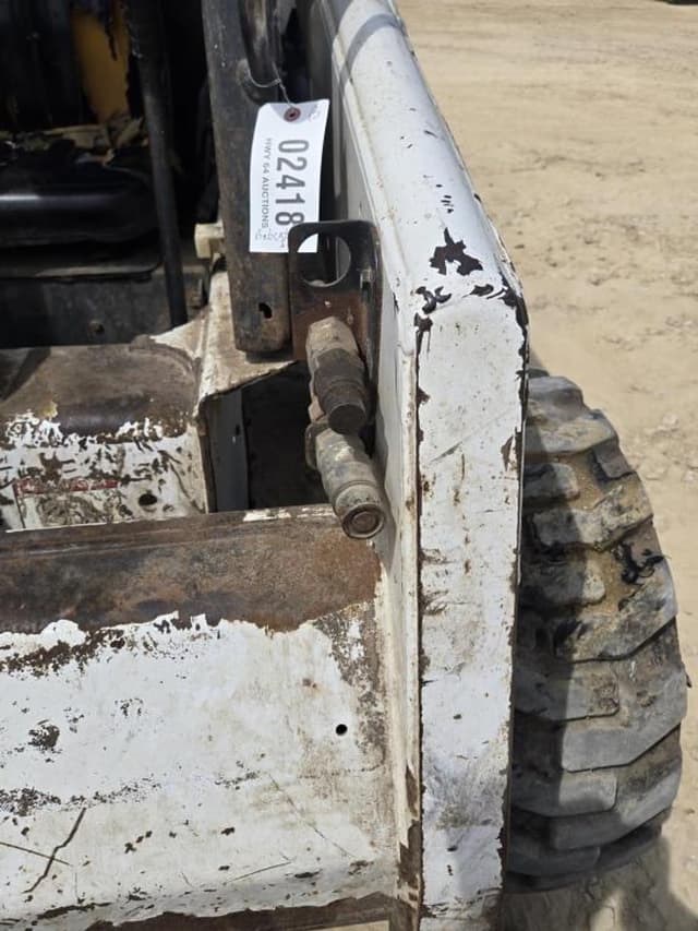 Image of Bobcat 763 equipment image 2