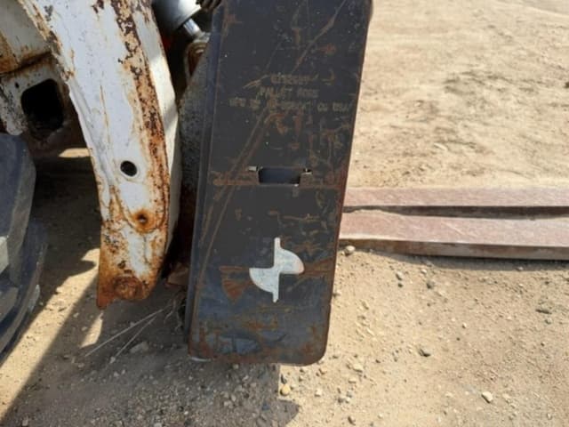 Image of Bobcat 773 equipment image 4
