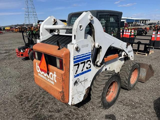 Image of Bobcat 773 equipment image 2