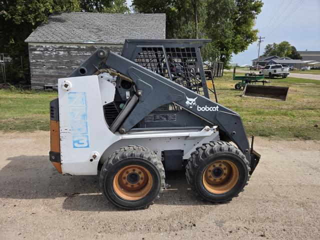 Image of Bobcat 7753 equipment image 2
