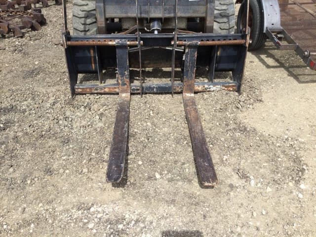 Image of Bobcat 7753 equipment image 3