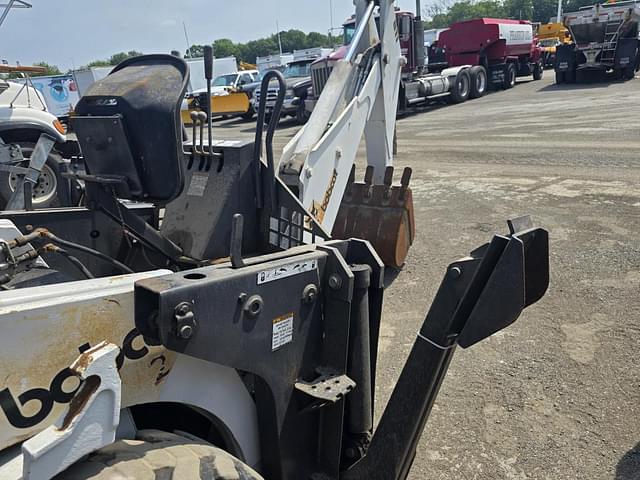 Image of Bobcat 811 equipment image 4