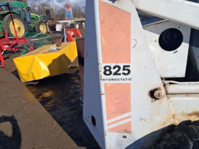 Image of Bobcat 825 equipment image 4