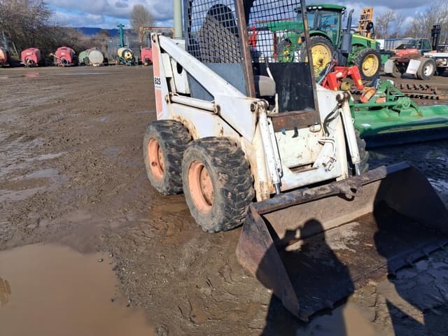 Image of Bobcat 825 equipment image 1