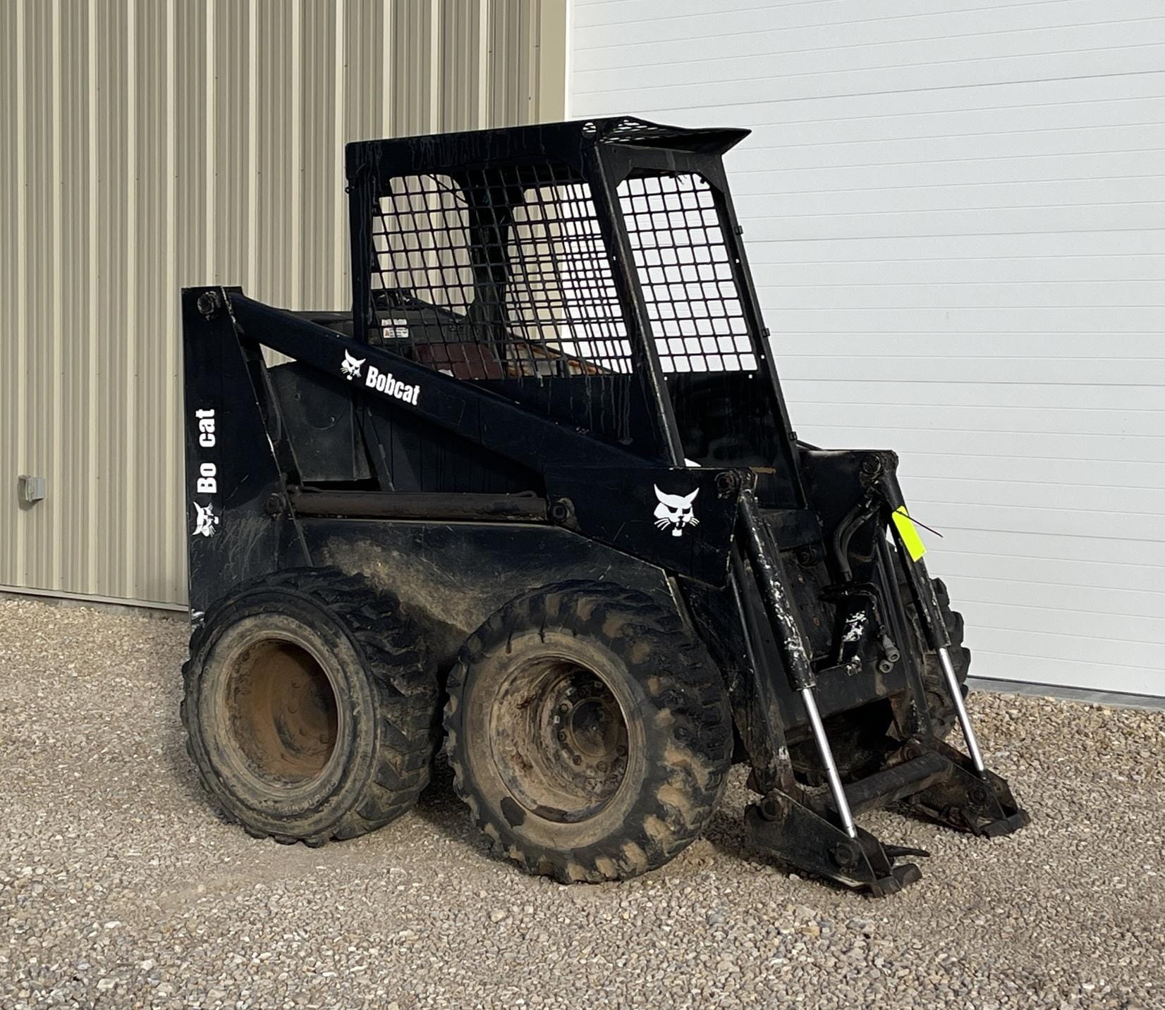 Main image Bobcat 825