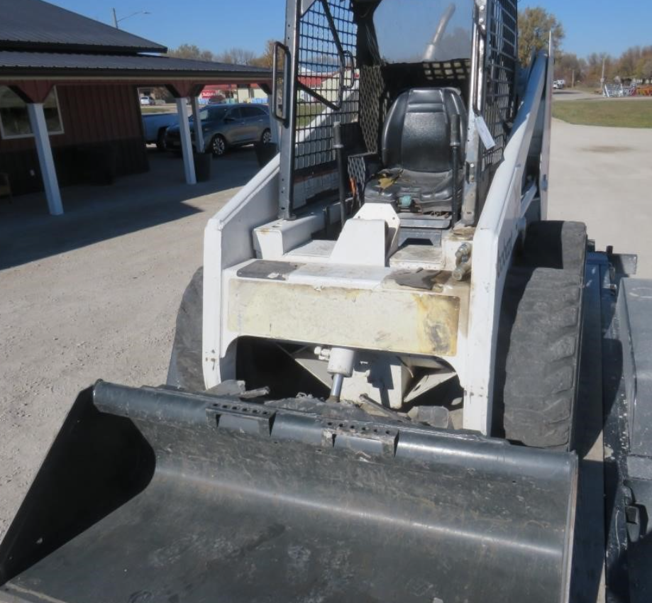 Main image Bobcat 843