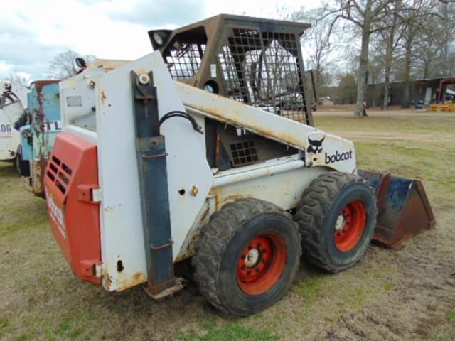 Image of Bobcat 843 equipment image 1