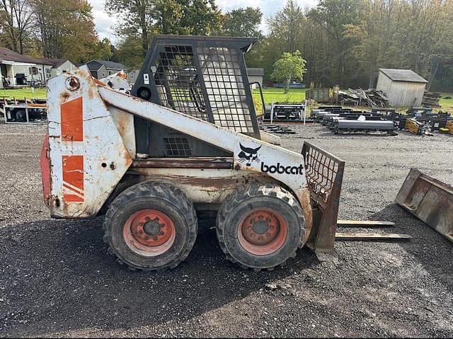 Image of Bobcat 843B equipment image 4