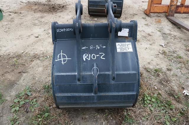 Image of Paladin Compact Excavator Bucket equipment image 3