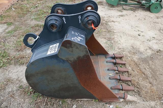 Image of Paladin Compact Excavator Bucket equipment image 1