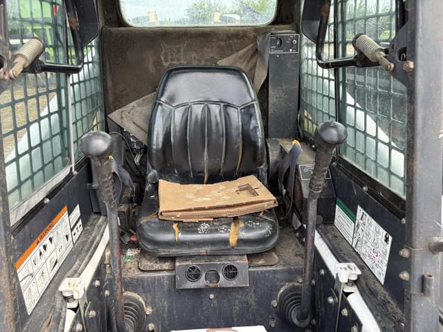 Image of Bobcat 863 equipment image 2