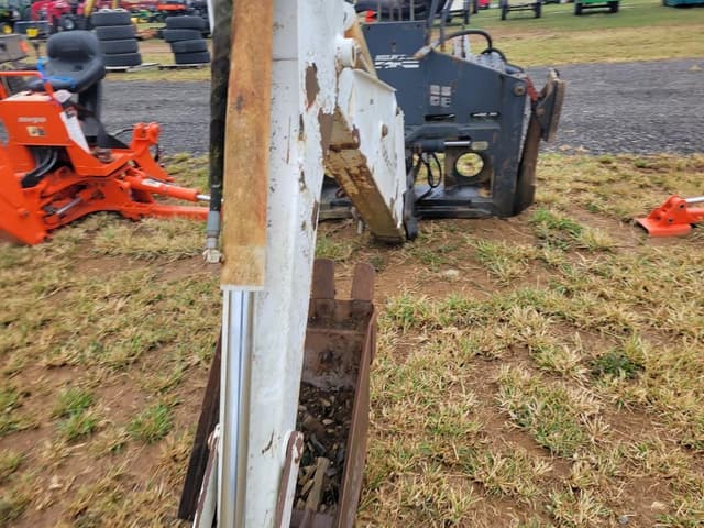 Image of Bobcat 8709 equipment image 2